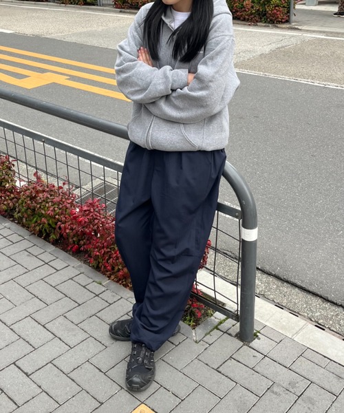 BROKEN BASE（ブロークンベース）の「ニータックスラックス