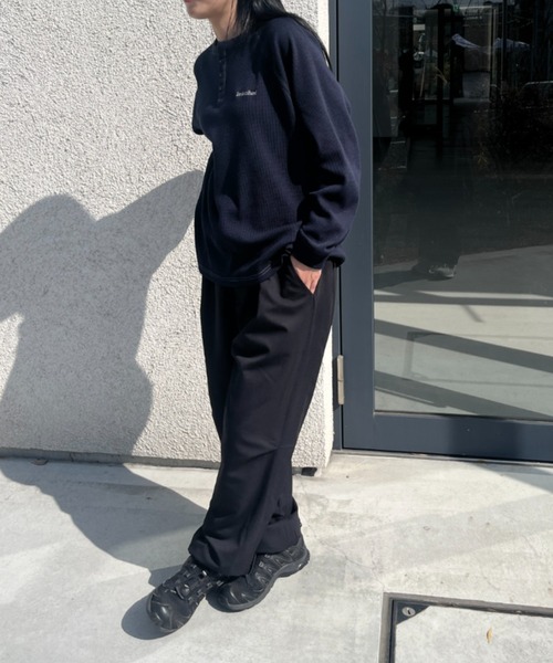 BROKEN BASE（ブロークンベース）の「ニータックスラックス