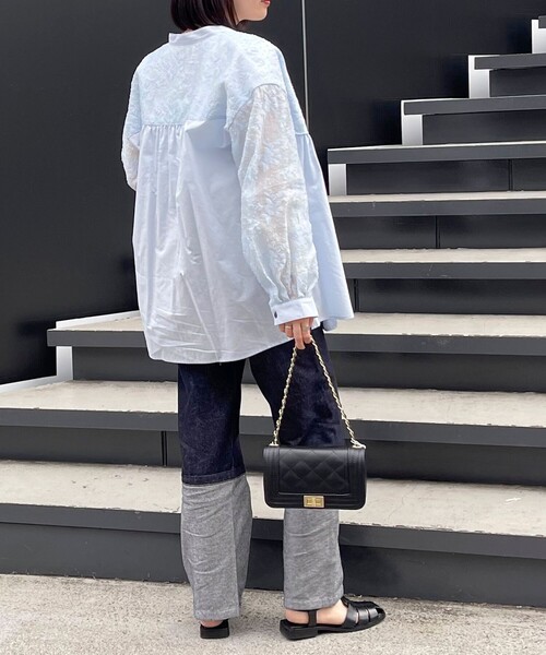 fredy emue（フレディエミュ）の「ロングロールアップデニムパンツ（デニムパンツ・レディース・ネイビー/ブラック・36/38）」の5枚目の写真