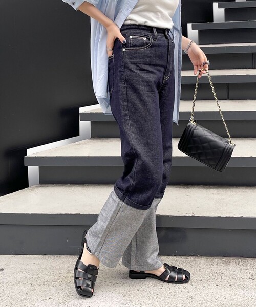 fredy emue（フレディエミュ）の「ロングロールアップデニムパンツ（デニムパンツ・レディース・ネイビー/ブラック・36/38）」の7枚目の写真