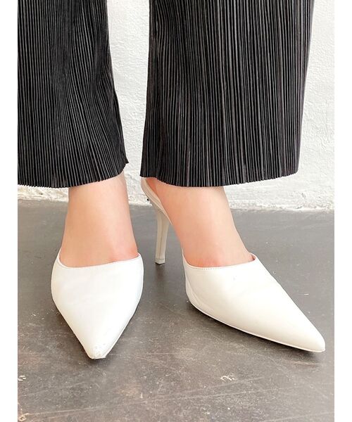 GYDA（ジェイダ）の「ポインテッドミュール（パンプス・レディース・オフホワイト/ブラック・LARGE/MEDIUM/SMALL）」の15枚目の写真