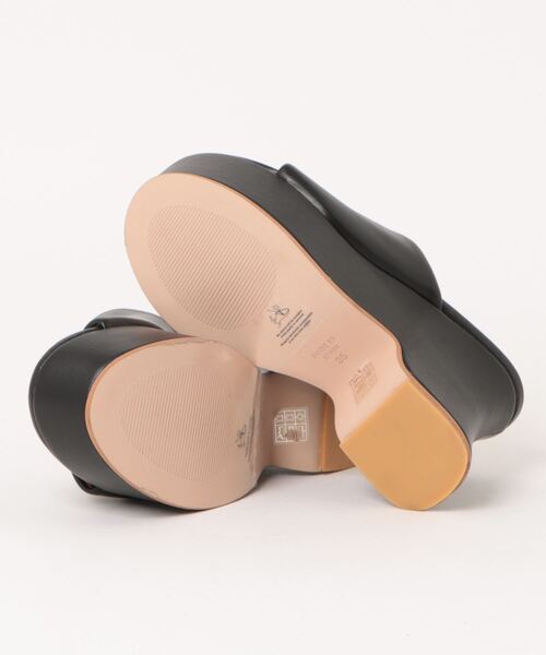 inter-chaussures(インターショシュール)の「【ANGEL ALARCON】ラウンドトウウエッジミュールサンダル(D42102)(サンダル・レディース・ブラック/ホワイト・37/36/35)」の4枚目の写真