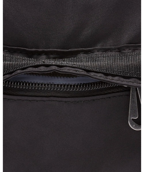 NIKE（ナイキ）の「NIKE WMNS NSW FUTURA CROSSBODY CW9304-010（クラッチバッグ・レディース・ブラック・ONE SIZE）」の7枚目の写真