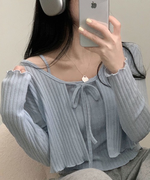 VIVID LADY（ビビッドレディー）の「クロップドストラップレイヤードキャミソールカーディガンSET（カーディガン/ボレロ・レディース・グレー/スカイブルー/アイボリー/ピンク/ネイビー・FREE）」の18枚目の写真