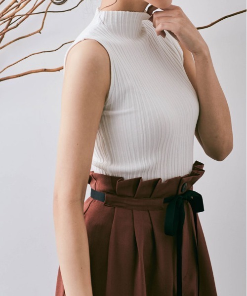 kirakiraShop(キラキラショップ)の「ハイネック ノースリーブ プリーツ ニット トップス(ニット/セーター・レディース・ホワイト/ブラック/ベージュ/グレー/レッド/モカ/アイボリー・FREE)」の14枚目の写真