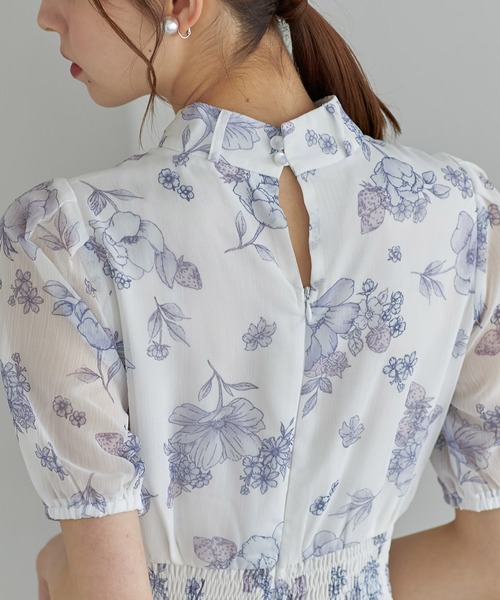 tocco closet(トッコ クローゼット)の「2WAYボウタイリボン付きストロベリー×フラワープリント消しプリーツワンピース(ワンピース・レディース・ピンク/ブルー・M)」の12枚目の写真
