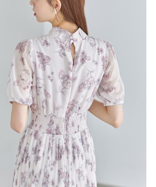 tocco closet(トッコ クローゼット)の「2WAYボウタイリボン付きストロベリー×フラワープリント消しプリーツワンピース(ワンピース・レディース・ピンク/ブルー・M)」の21枚目の写真