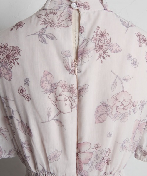 tocco closet(トッコ クローゼット)の「2WAYボウタイリボン付きストロベリー×フラワープリント消しプリーツワンピース(ワンピース・レディース・ピンク/ブルー・M)」の6枚目の写真