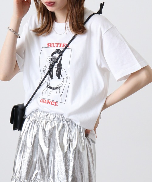 RGY(アールジーワイ)の「RGY SHUTTER CHANCE デザインプリントTシャツ 半袖(Tシャツ/カットソー・メンズ・ホワイト/オートミール・L/M)」の1枚目の写真