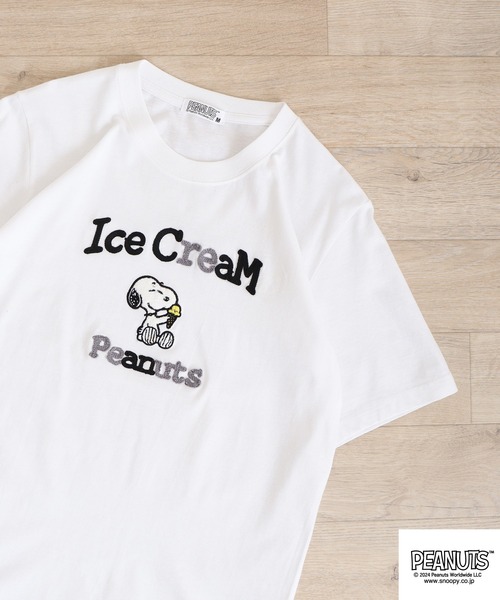 PEANUTS(ピーナッツ)の「PEANUTS 天竺SNサガラ・チェーン刺繍Tシャツ(Tシャツ/カットソー・メンズ・ブラック/ホワイト/アイボリー/グリーン系その他/ライトパープル/ブルーグリーン/ブラック系/ピンクベージュ/ホワイト系/ホワイト系1/ネイビー/レモンイエロー・LL/M/L)」の1枚目の写真