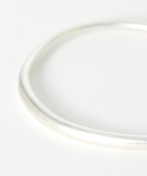 Three Four Time（ｽﾘｰﾌｫｰﾀｲﾑ）の「マットメタルダエンバングル（バングル/リストバンド・レディース・シルバー/ゴールド・FREE）」の13枚目の写真