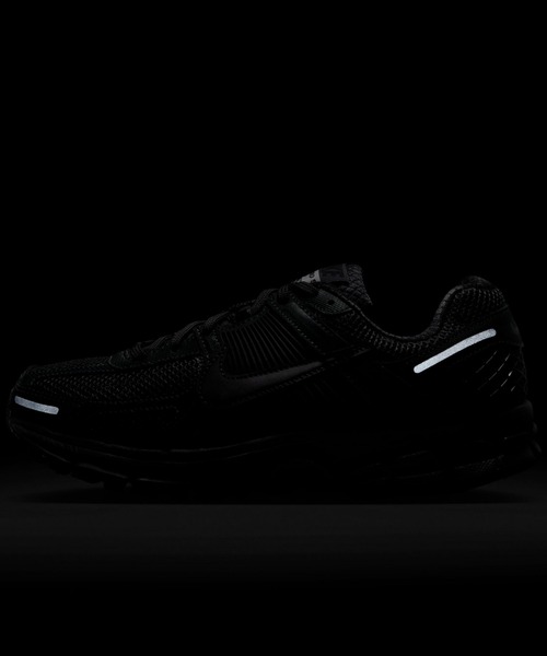 ナイキ ウィメンズ ズーム ボメロ5 \"トリプルブラック\" 23cm 国内6月14日発売予定】 ナイキ ウィメンズ ズーム ボメロ 5