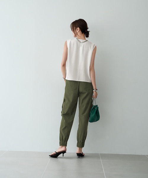 STYLE DELI(スタイルデリ)の「【LUXE】2段プリーツブラウス(シャツ/ブラウス・レディース・ブラック/ライトブルー/ホワイト・FREE)」の6枚目の写真