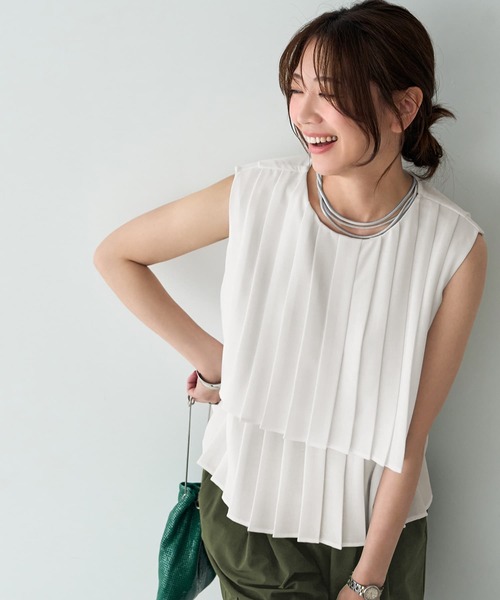 STYLE DELI（スタイルデリ）の「【LUXE】２段プリーツブラウス（シャツ/ブラウス・レディース・ブラック/ライトブルー/ホワイト・FREE）」の5枚目の写真