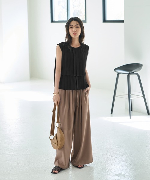STYLE DELI（スタイルデリ）の「【LUXE】２段プリーツブラウス（シャツ/ブラウス・レディース・ブラック/ライトブルー/ホワイト・FREE）」の18枚目の写真