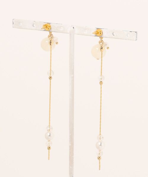 tone(トーン)の「【MUURABBTI】ホワイトムーンピアス(MA)(ピアス(両耳用)・レディース・ゴールド・FREE)」の2枚目の写真