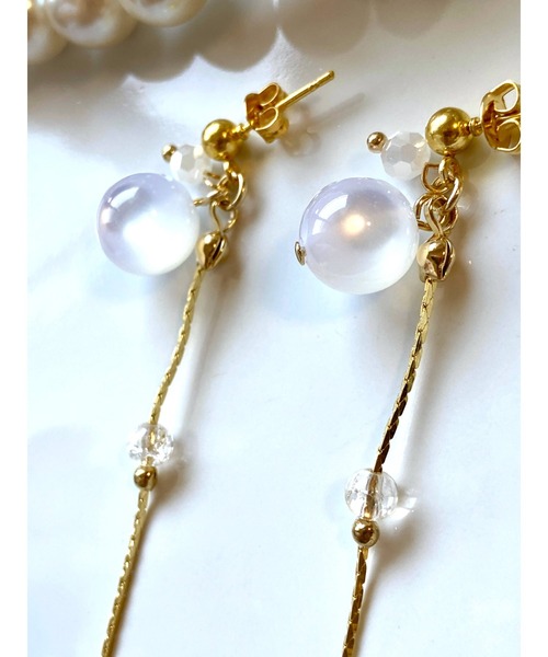 tone(トーン)の「【MUURABBTI】ホワイトムーンピアス(MA)(ピアス(両耳用)・レディース・ゴールド・FREE)」の4枚目の写真