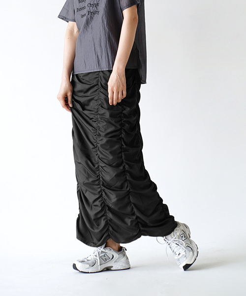 e-zakkamania stores(イーザッカマニアストアーズ)の「シャーリング ストレートスカート(スカート・レディース・ブラック/カーキ・M)」の2枚目の写真