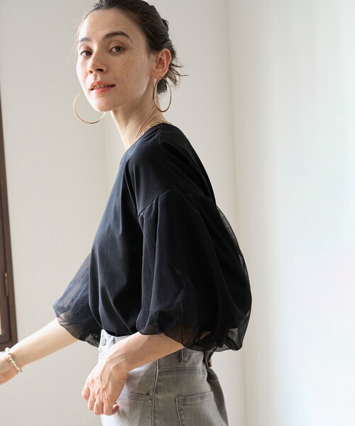 UNFILO（アンフィーロ）の「チュール レイヤード Tシャツ（Tシャツ/カットソー・レディース・ブラック系/ベージュ系/カーキ系・SMALL/MEDIUM）」の4枚目の写真