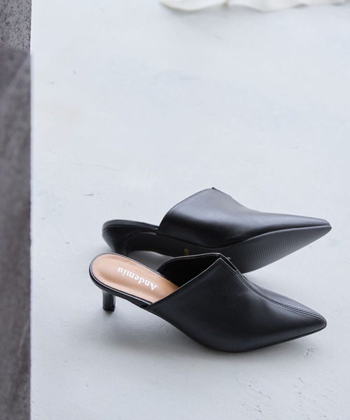 Andemiu（アンデミュウ）の「スリットミュール135144（その他シューズ・レディース・ブラック/ベージュ・MEDIUM/LARGE）」の2枚目の写真