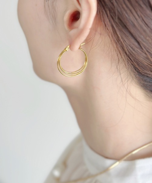 sowang(ソワン)の「トリプルフープピアス【ステンレス】-triple hoop pierce/stainless-(ピアス(両耳用)・レディース・ゴールド/シルバー・FREE)」の8枚目の写真