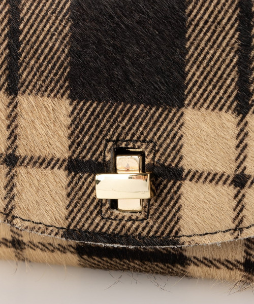 perche(ペルケ)の「ペルケ perche / ハラコタイプチェック柄3つ折り財布(財布・レディース・ブラック系その他/グリーン系その他・FREE)」の8枚目の写真