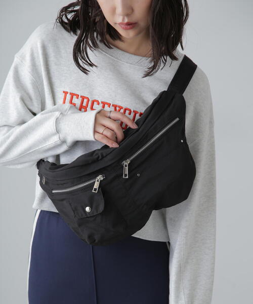 FREE'S MART（フリーズマート）の「◆クロスボディバッグ（ショルダーバッグ・レディース・レッド/ブラック・ﾌﾘ-）」の2枚目の写真