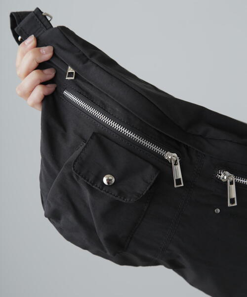 FREE'S MART（フリーズマート）の「◆クロスボディバッグ（ショルダーバッグ・レディース・レッド/ブラック・ﾌﾘ-）」の7枚目の写真