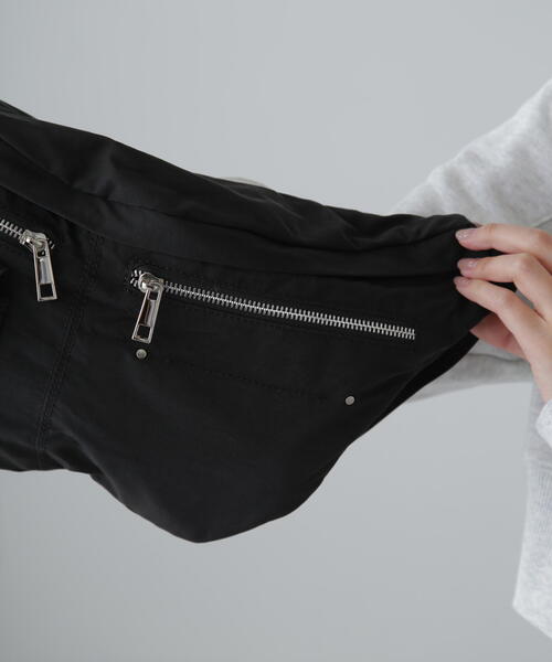 FREE'S MART（フリーズマート）の「◆クロスボディバッグ（ショルダーバッグ・レディース・レッド/ブラック・ﾌﾘ-）」の6枚目の写真