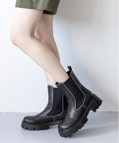 【関税込み】Miista ブルー Reiko ブーツ Blue Reiko Boots by Miista on Sale