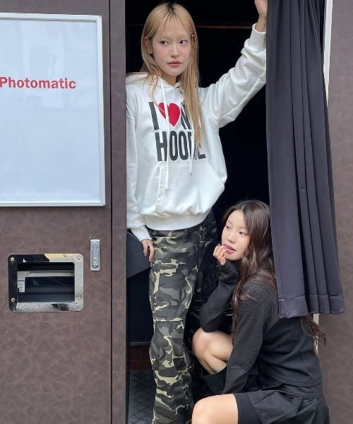 FANCY CLUB（ファンシークラブ）の「A'GEM/9 × .kom 『 FANCY CLUB/ファンシークラブ』 CARPENTER LETTERING DENIM PANTS/カーペンター レタリングデニム パンツ（デニムパンツ・レディース・ブラック/カモフラージュ/グレー・M/L）」の20枚目の写真