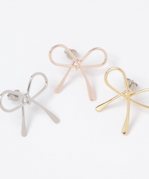 FOREVER 21（フォーエバー トゥエンティーワン）の「リボンピアス（ピアス（両耳用）・レディース・ピンク/シルバー/ゴールド・FREE）」の4枚目の写真