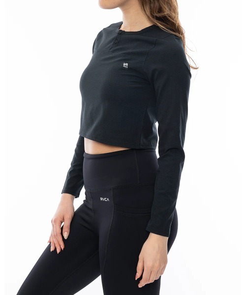RVCA(ルーカ)の「RVCA レディース ELEMENT STREACK LS T ロンT 【2024年秋冬モデル】/ルーカショート丈長袖ロンT(Tシャツ/カットソー・レディース・ブルー/ブラック/ホワイト・SMALL/MEDIUM)」の2枚目の写真
