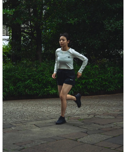 RVCA(ルーカ)の「RVCA レディース ELEMENT STREACK LS T ロンT 【2024年秋冬モデル】/ルーカショート丈長袖ロンT(Tシャツ/カットソー・レディース・ブルー/ブラック/ホワイト・SMALL/MEDIUM)」の14枚目の写真