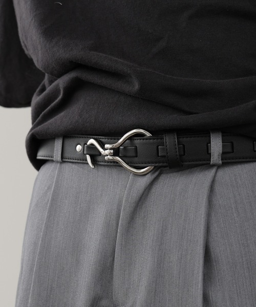 ROOPTOKYO（ループトウキョウ）の「gii select /ギィセレクト フックベルト（ベルト・メンズ・シルバー系その他/ゴールド系その他/ゴールド系その他2/シルバー系その他2/ブラック系その他/シルバー×ゴールド/ゼブラ/ホワイト×ブラック/ホワイト系/ブラック系3/カーキオリーブ/レッド・FREE）」の15枚目の写真