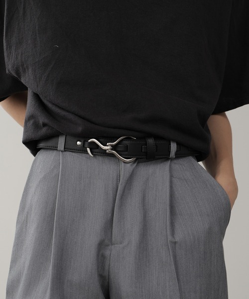 ROOPTOKYO（ループトウキョウ）の「gii select /ギィセレクト フックベルト（ベルト・メンズ・シルバー系その他/ゴールド系その他/ゴールド系その他2/シルバー系その他2/ブラック系その他/シルバー×ゴールド/ゼブラ/ホワイト×ブラック/ホワイト系/ブラック系3/カーキオリーブ/レッド・FREE）」の16枚目の写真