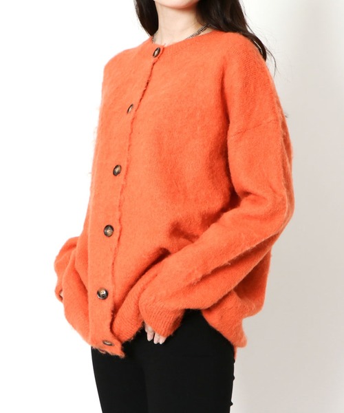 GORGE(ゴージ)の「《ふわ軽あったか》レディース クルーネック カーディガン 起毛タッチ ニット羽織り 秋冬トップス(カーディガン/ボレロ・レディース・アイボリー/ブルー/ピンク/オレンジ・F)」の8枚目の写真