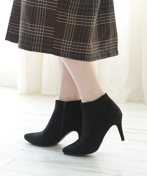 DEMETER(デメテル)の「8.0cm ポインテッドトゥ ピンヒール ショートブーツ(ブーツ・レディース・ブラック系その他/ブラック・S/M/L)」の9枚目の写真
