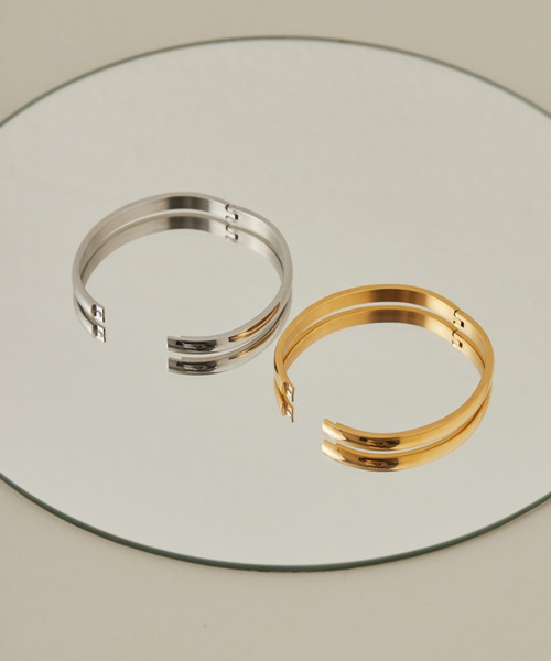 ciite' surgical stainless（シーテサージカルステンレス）の「【 金属アレルギー対応 】 シンプルバングル / ブレスレット サージカルステンレス（バングル/リストバンド・レディース・ゴールド/シルバー・FREE）」の4枚目の写真