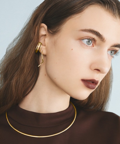 kiehtova（キエトヴァ）の「【kiehtova】WAVE HOOK PIERCE/ウェーブ フック ピアス（ピアス（両耳用）・レディース・シルバー/ゴールド・FREE）」の4枚目の写真