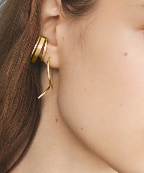 kiehtova（キエトヴァ）の「【kiehtova】WAVE HOOK PIERCE/ウェーブ フック ピアス（ピアス（両耳用）・レディース・シルバー/ゴールド・FREE）」の7枚目の写真