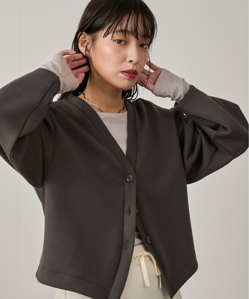 NERGY（ナージー）の「Airy jersey クロップド丈カーディガン（カーディガン/ボレロ・レディース・チャコールグレー/キナリ・FREE）」の10枚目の写真