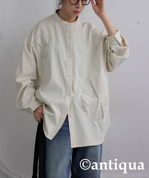 antiqua(アンティカ)の「ドットギャザーデザイントップス(シャツ/ブラウス・レディース・アイボリー/ブラック・ONESIZE)」の4枚目の写真