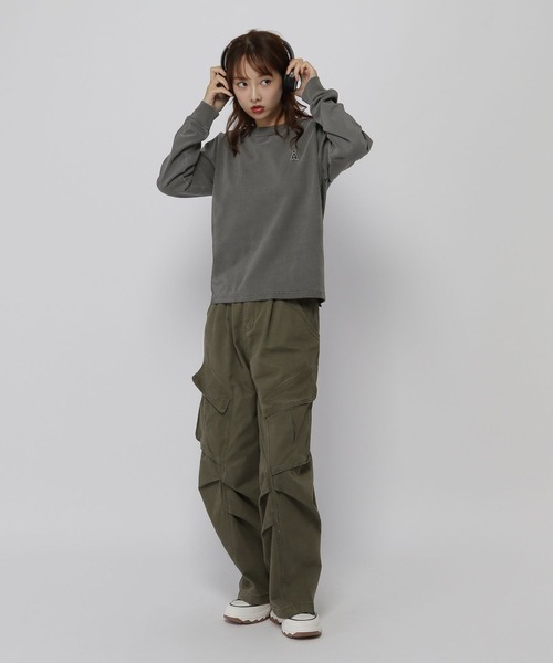 ALAND(エーランド)の「【UNISEX】ALAND/ピグメントロゴロングスリーブ(Tシャツ/カットソー・レディース・チャコール/ブラウン・MEDIUM/LARGE/SMALL)」の3枚目の写真