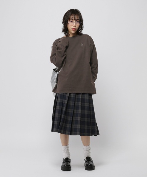 ALAND(エーランド)の「【UNISEX】ALAND/ピグメントロゴロングスリーブ(Tシャツ/カットソー・レディース・チャコール/ブラウン・MEDIUM/LARGE/SMALL)」の13枚目の写真