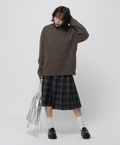 ALAND(エーランド)の「【UNISEX】ALAND/ピグメントロゴロングスリーブ(Tシャツ/カットソー・レディース・チャコール/ブラウン・MEDIUM/LARGE/SMALL)」の14枚目の写真