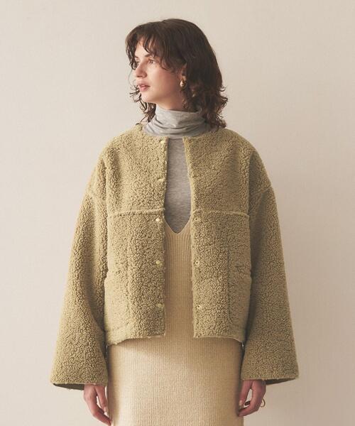 cloenc（クロエンス）の「◆【リバーシブル】ボアショートコート（ノーカラーコート・レディース・アイボリー/ダークグレー/スモーキーグリーン系・02）」の3枚目の写真