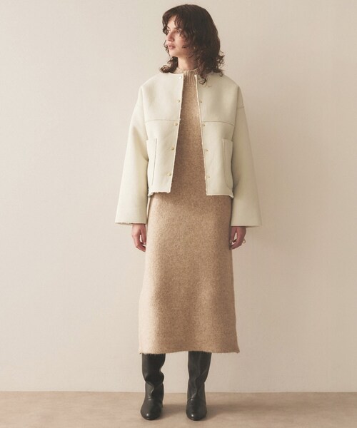 cloenc（クロエンス）の「◆【リバーシブル】ボアショートコート（ノーカラーコート・レディース・アイボリー/ダークグレー/スモーキーグリーン系・02）」の4枚目の写真