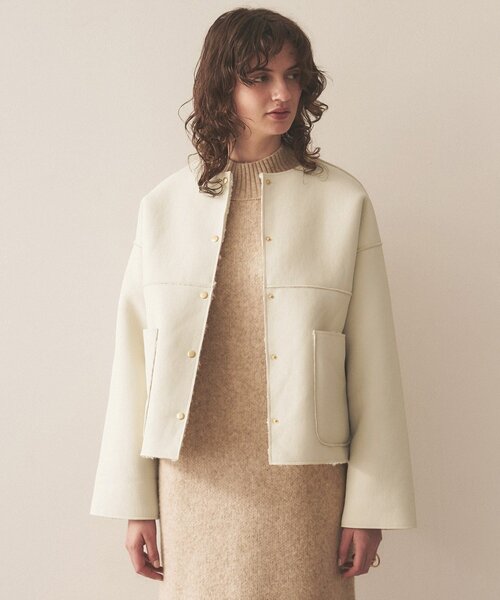 cloenc（クロエンス）の「◆【リバーシブル】ボアショートコート（ノーカラーコート・レディース・アイボリー/ダークグレー/スモーキーグリーン系・02）」の5枚目の写真