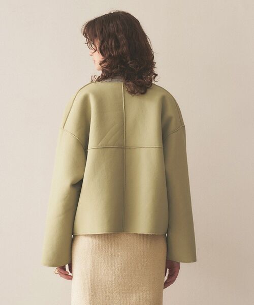 cloenc（クロエンス）の「◆【リバーシブル】ボアショートコート（ノーカラーコート・レディース・アイボリー/ダークグレー/スモーキーグリーン系・02）」の16枚目の写真